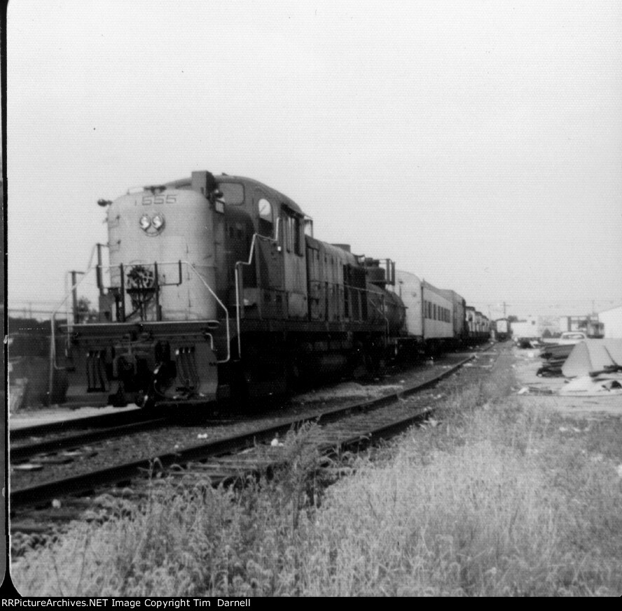 LI 1555 on SPENO rail grinding train